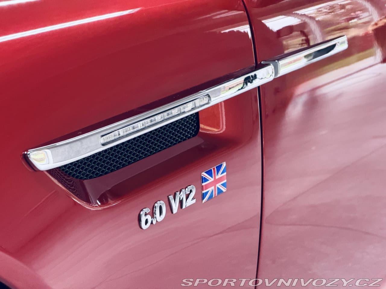 2013 Aston Martin DB9 - 16