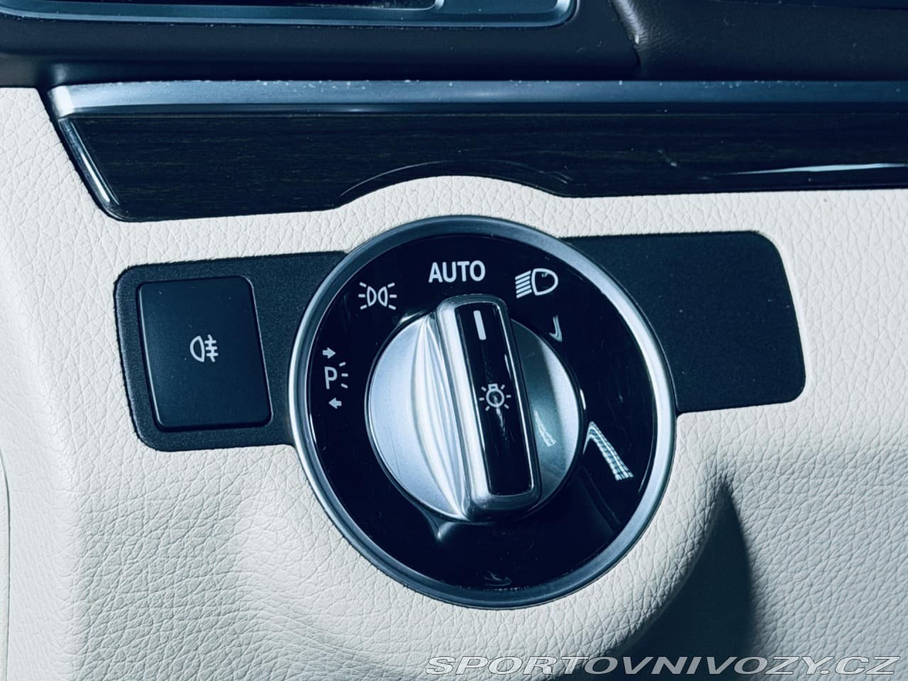 2017 Mercedes-Benz E-CLASS - 18