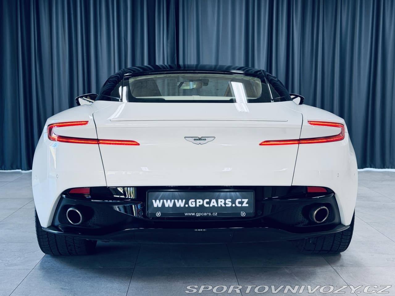 2017 Aston Martin DB11 - 11