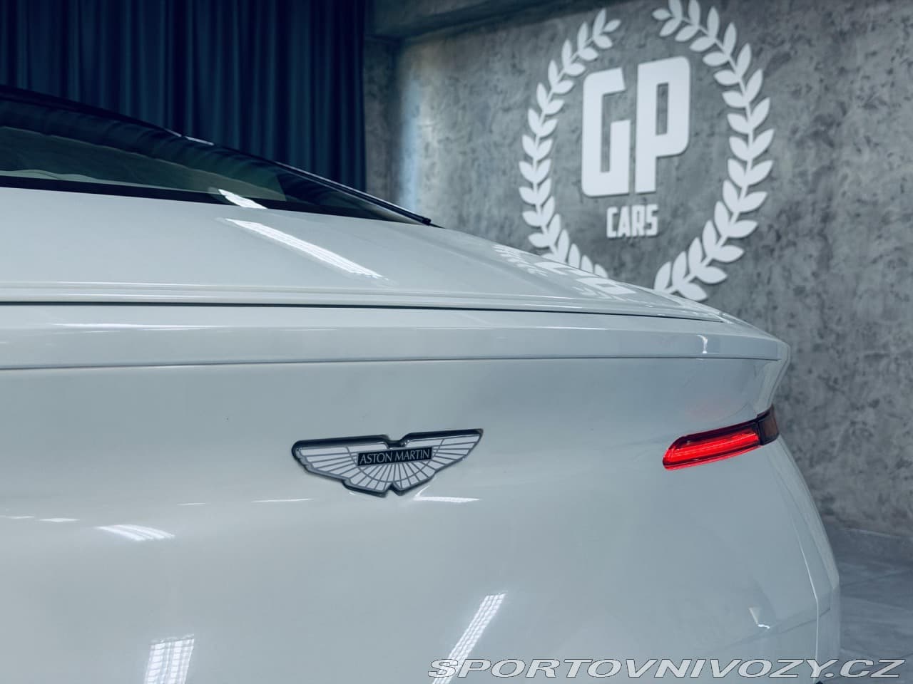 2017 Aston Martin DB11 - 14