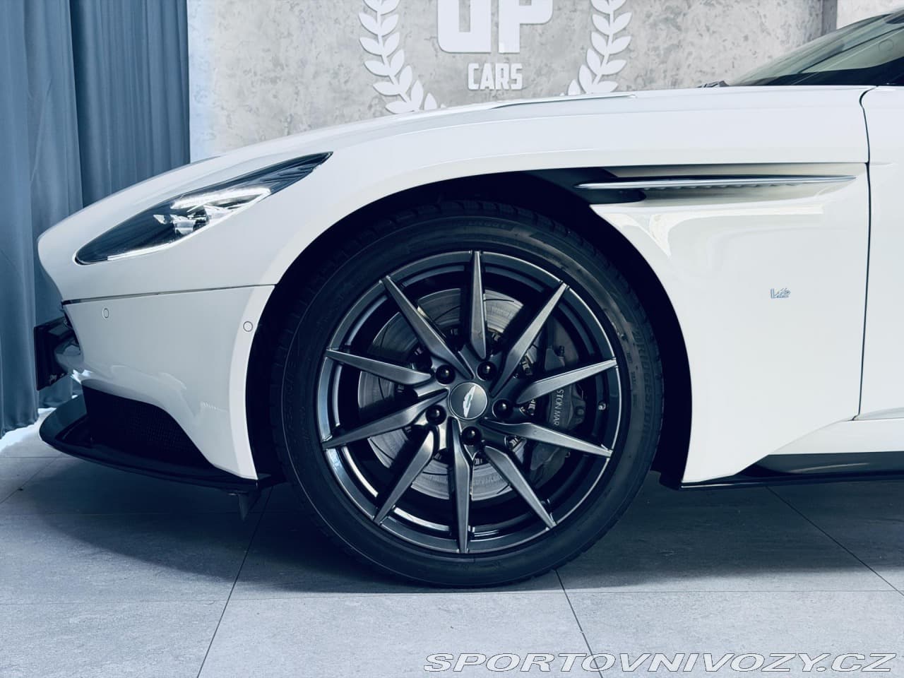 2017 Aston Martin DB11 - 17