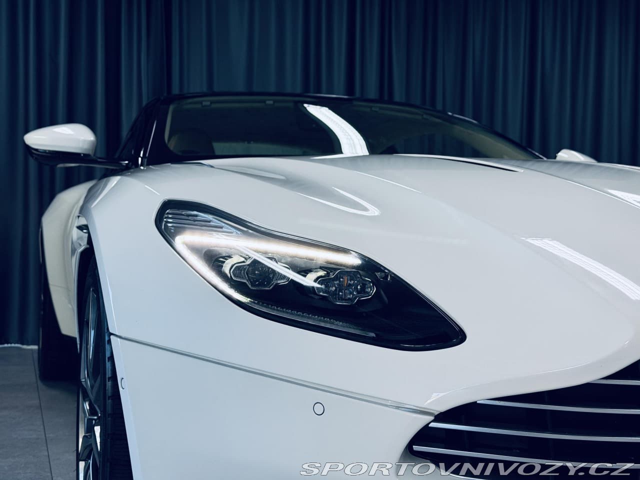 2017 Aston Martin DB11 - 5