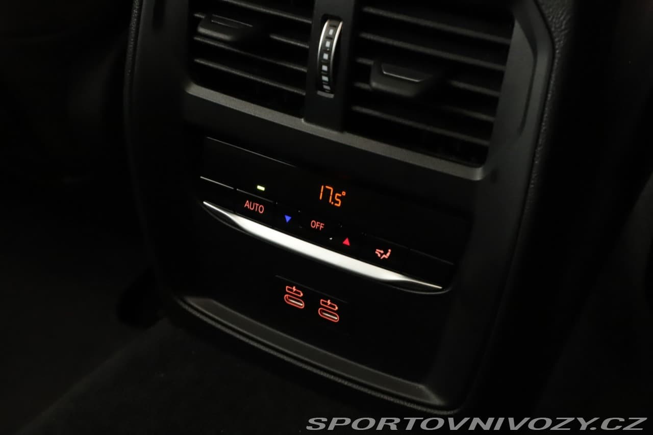 2022 BMW i4 - 25