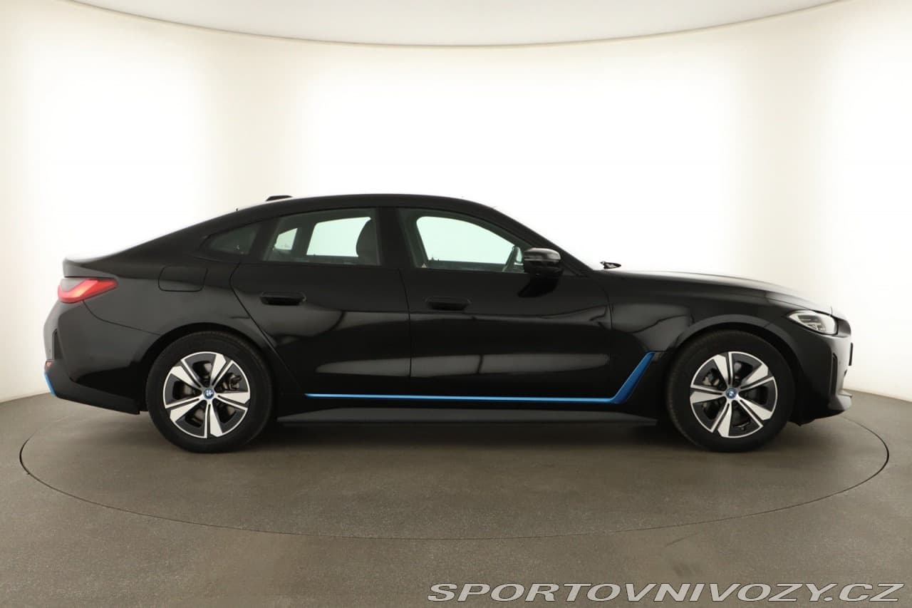 2022 BMW i4 - 11