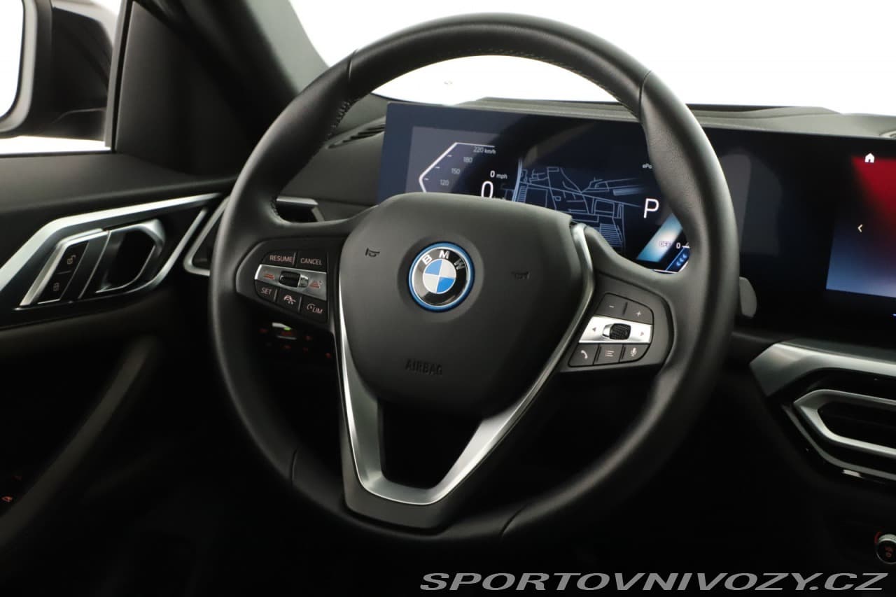 2022 BMW i4 - 15