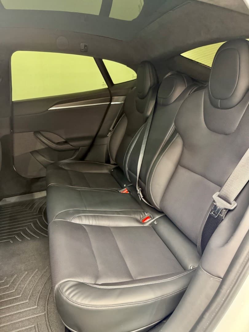 2022 Tesla MODEL S - 29