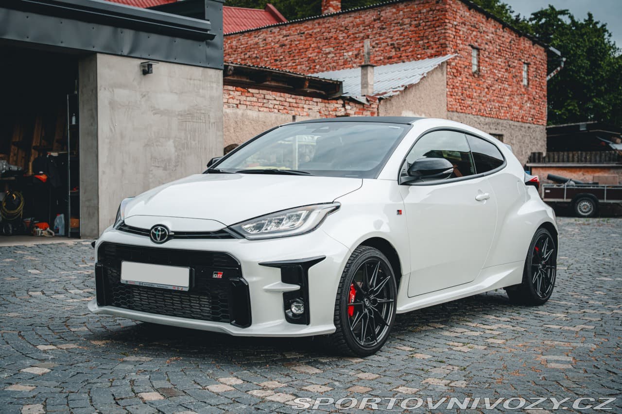 2021 Toyota YARIS