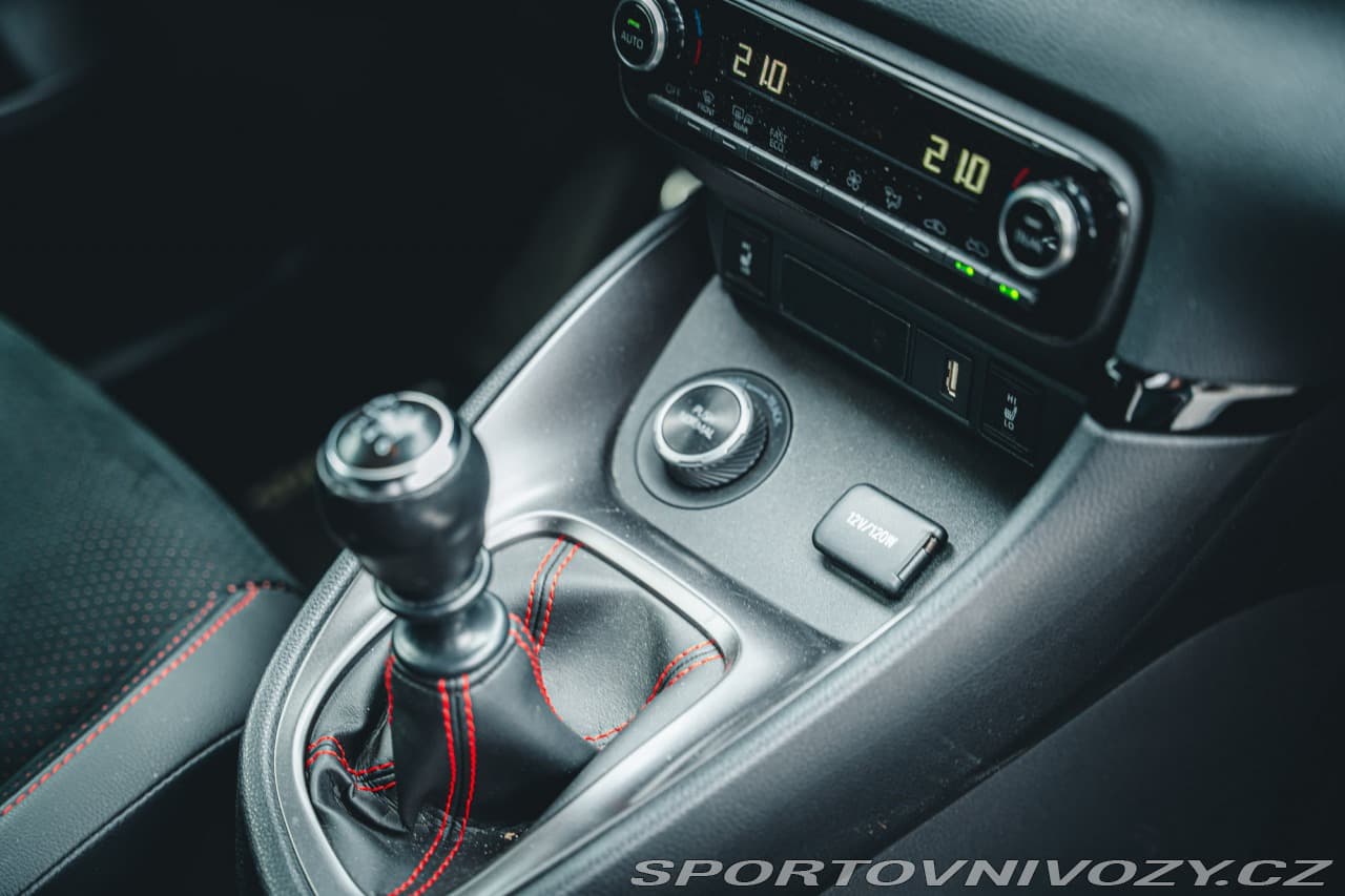 2021 Toyota YARIS - 13