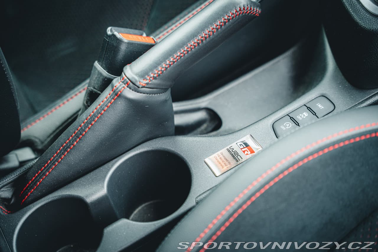 2021 Toyota YARIS - 16