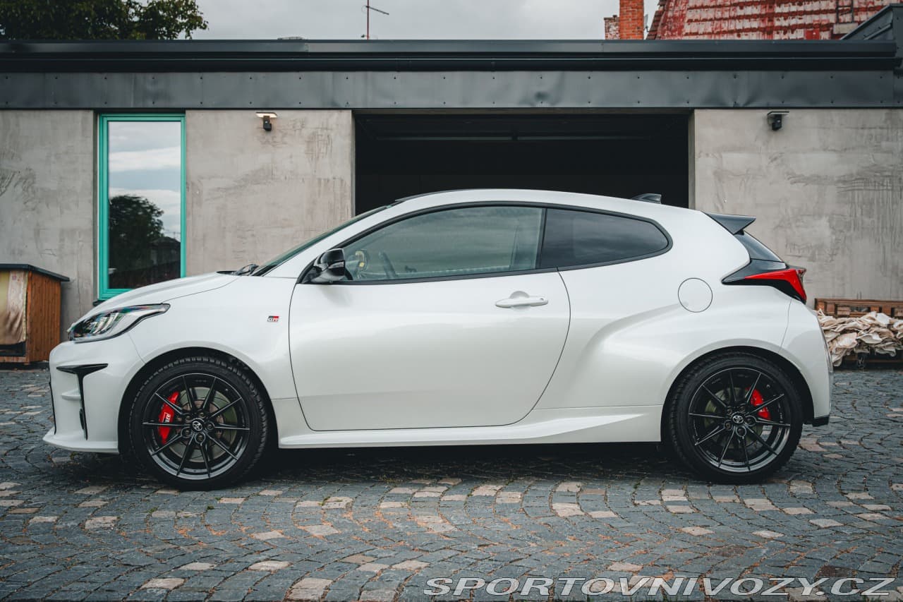 2021 Toyota YARIS - 6