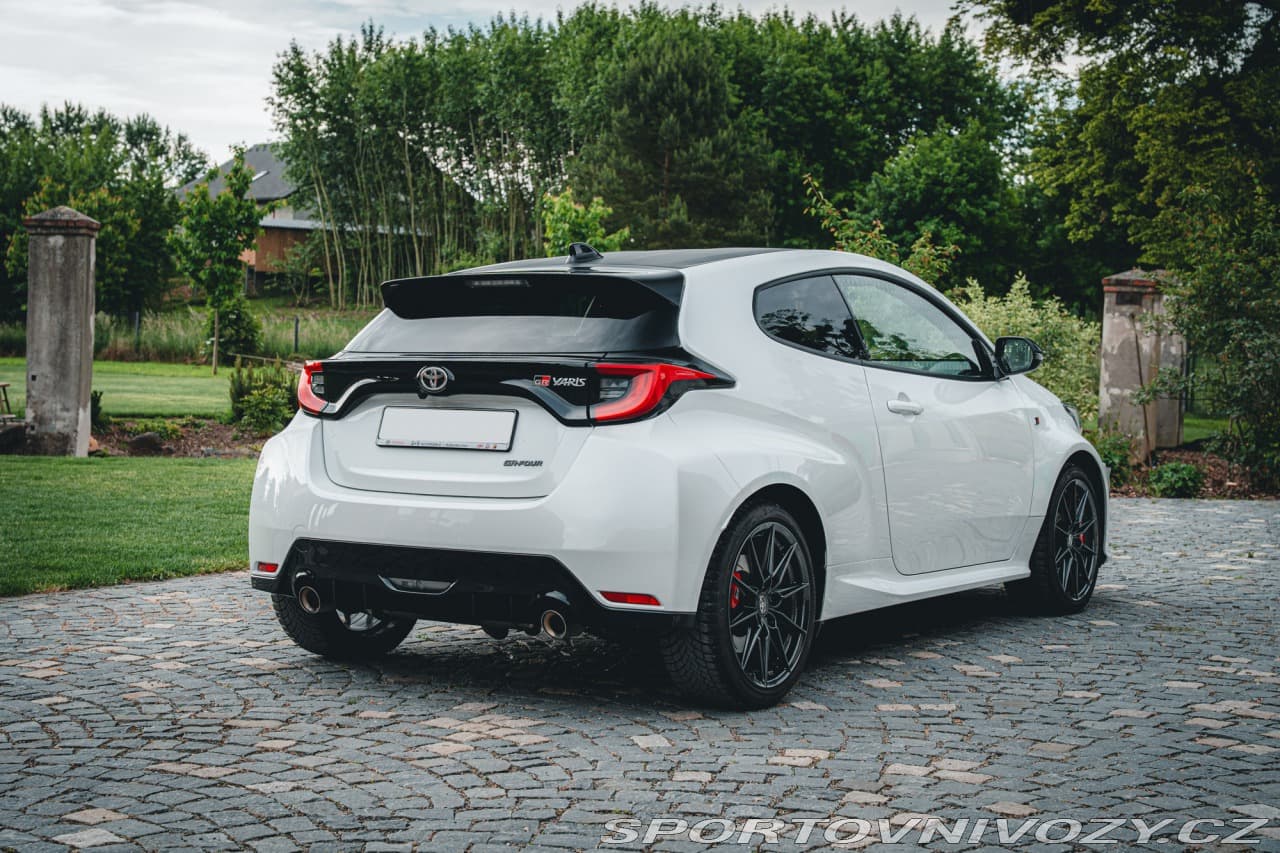 2021 Toyota YARIS - 7