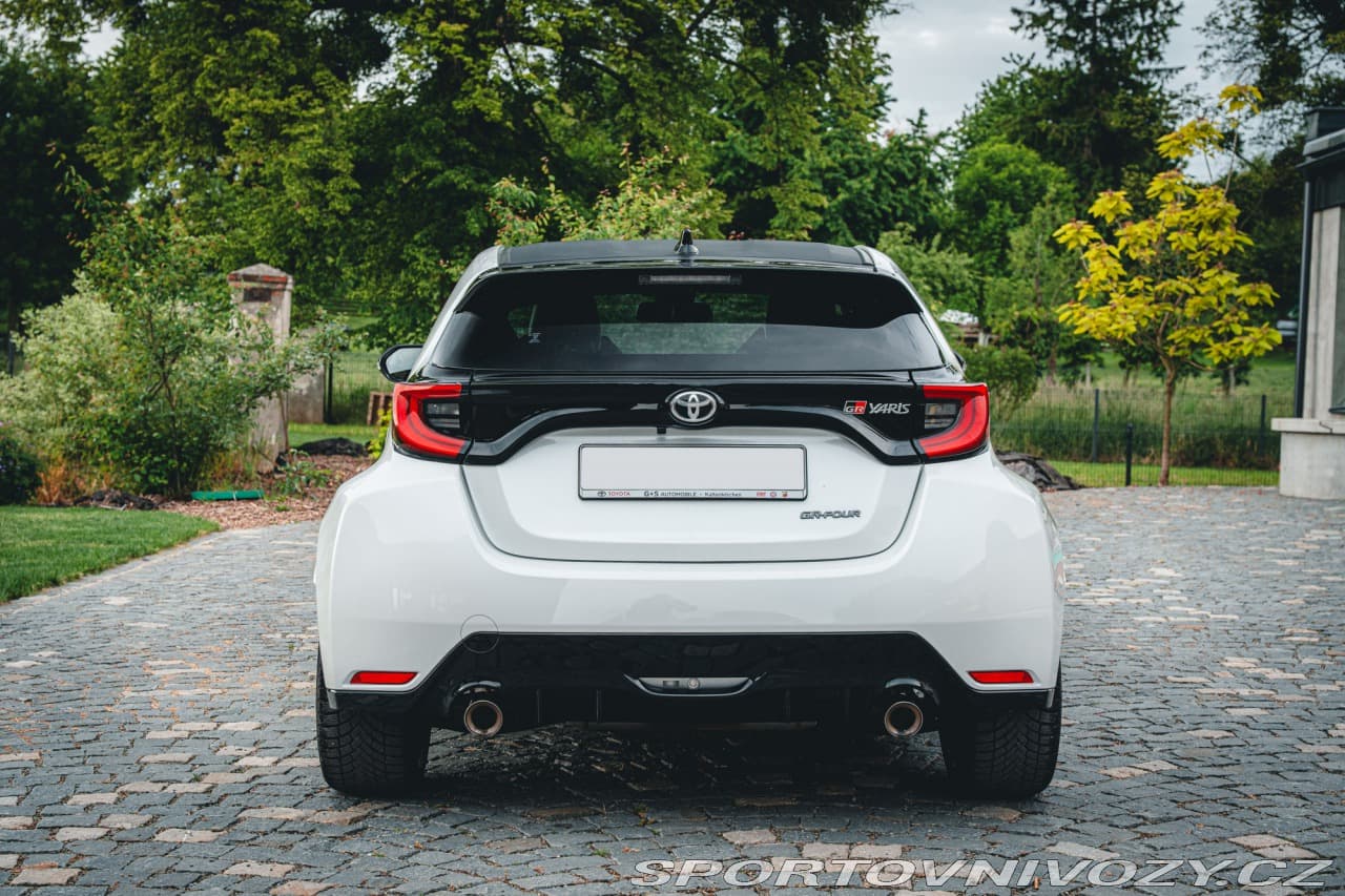 2021 Toyota YARIS - 8
