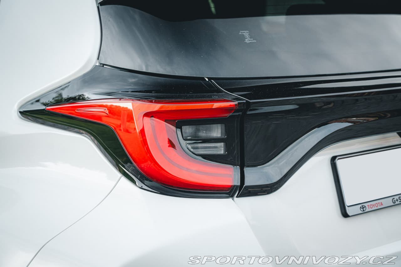 2021 Toyota YARIS - 9
