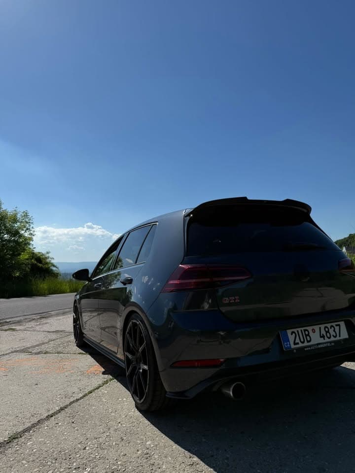 2018 Volkswagen GOLF - 9