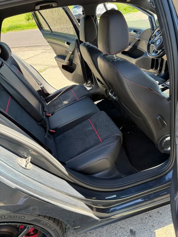 2018 Volkswagen GOLF - 33