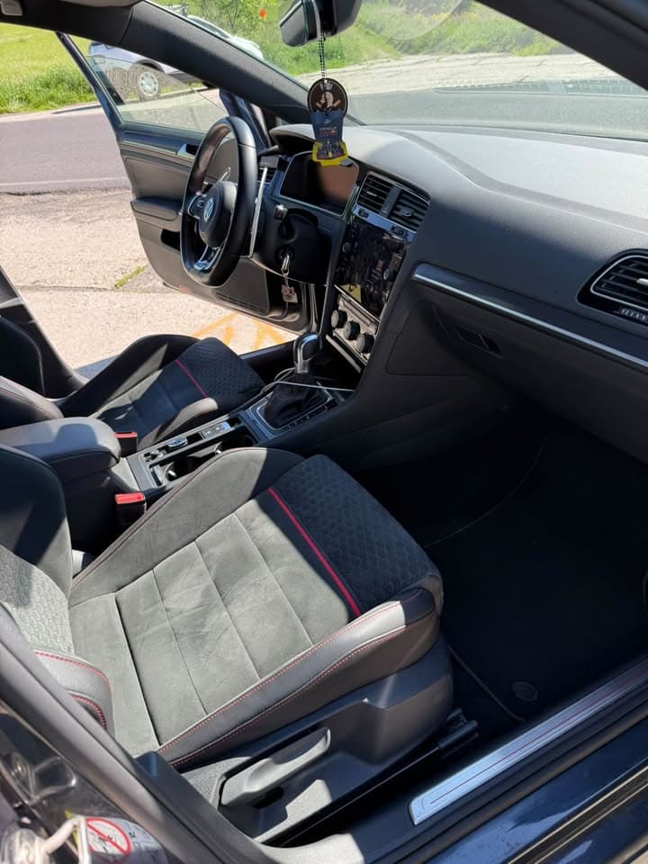 2018 Volkswagen GOLF - 35