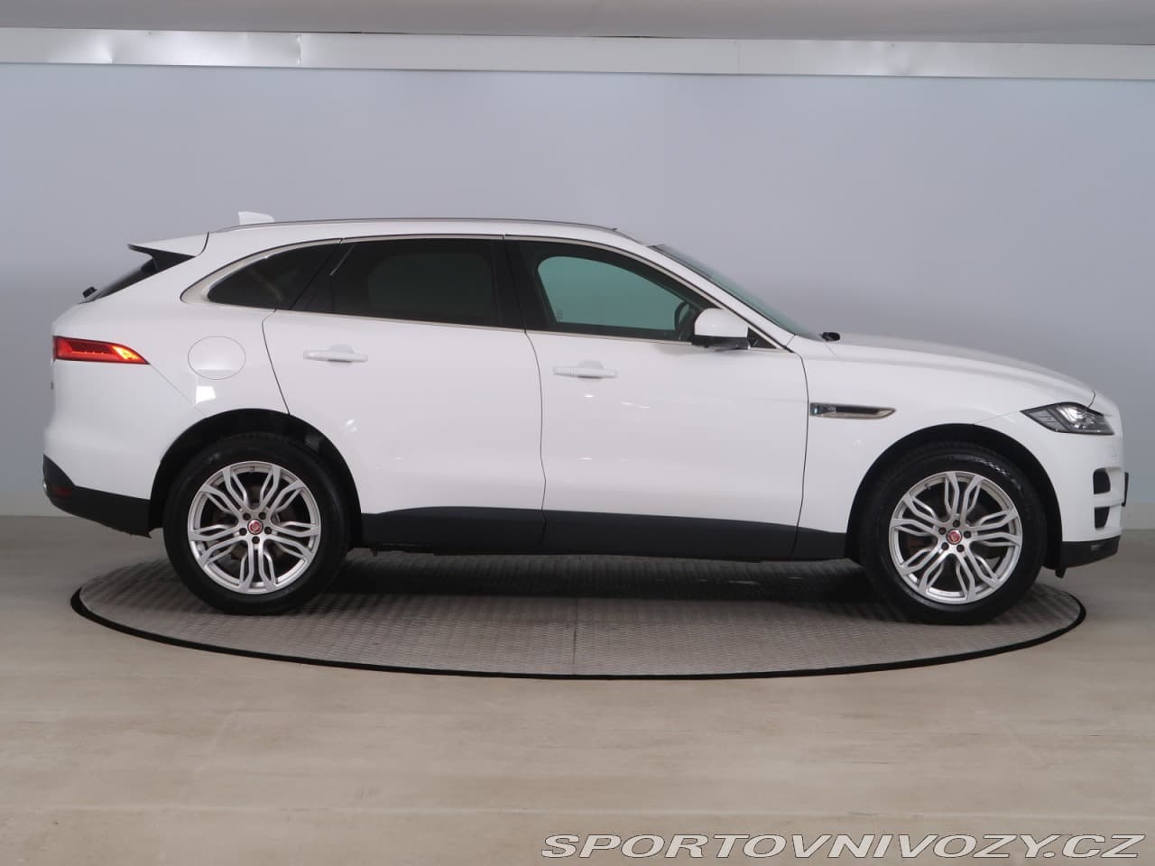 2017 Jaguar F-PACE - 6