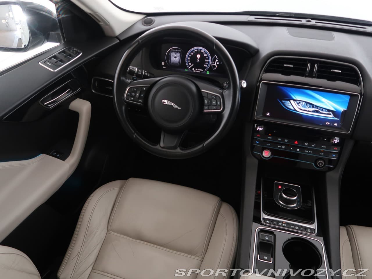 2017 Jaguar F-PACE - 7