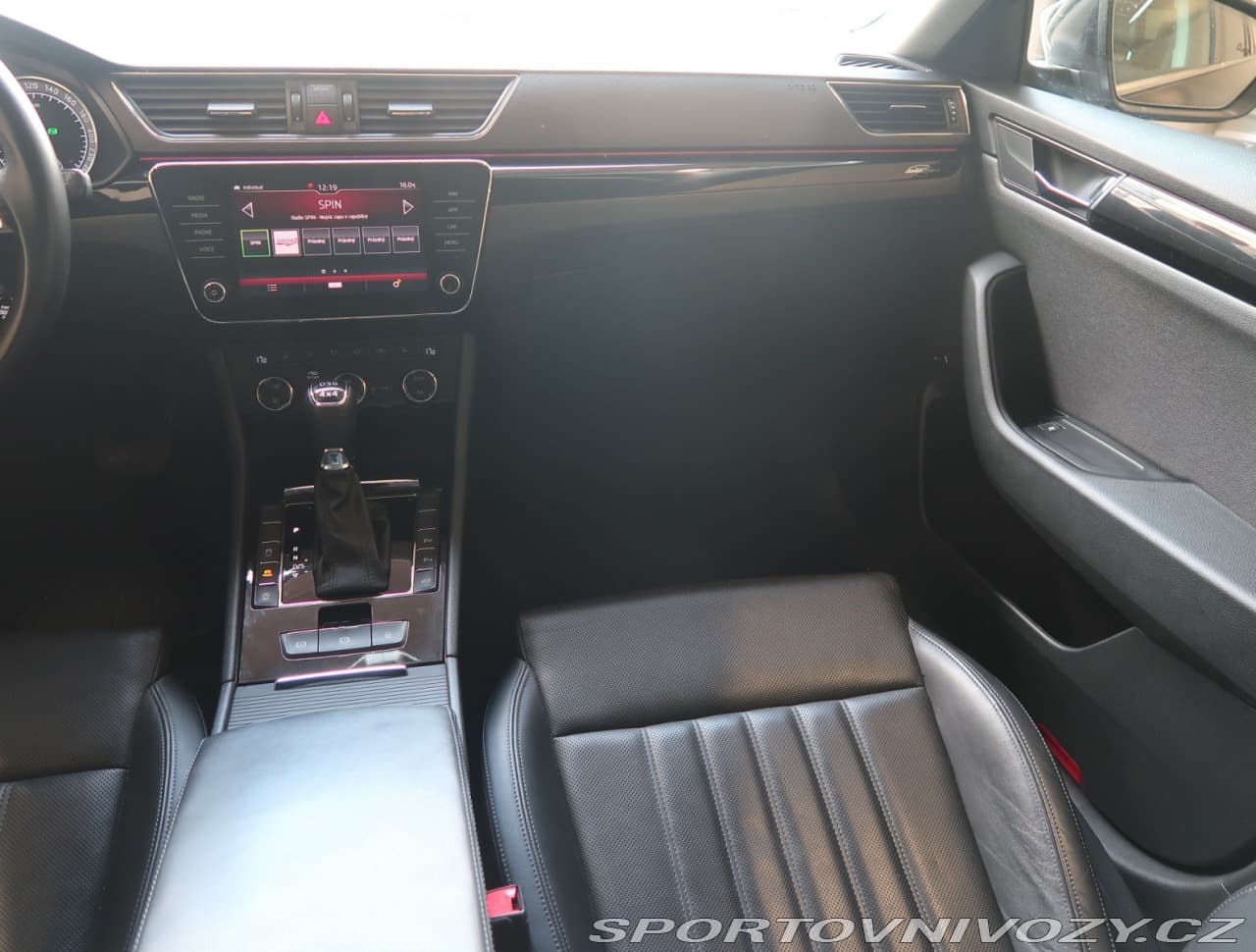 2018 Škoda SUPERB - 8