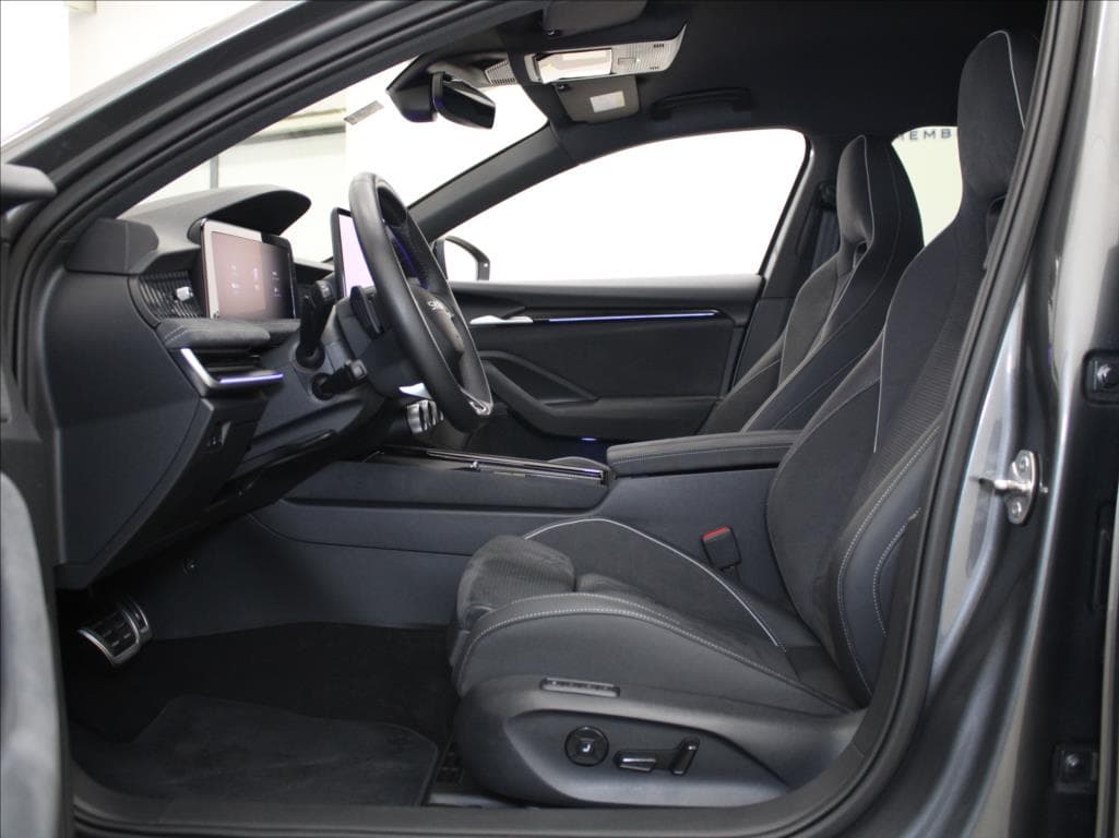 2025 Škoda SUPERB - 11