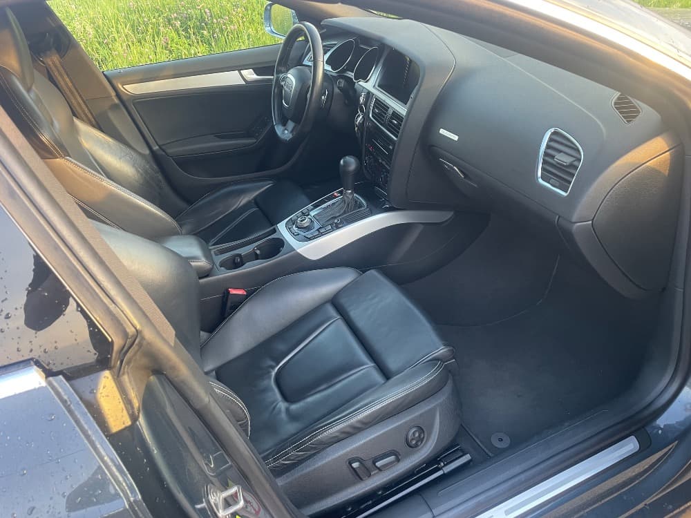 2010 Audi S5 - 31