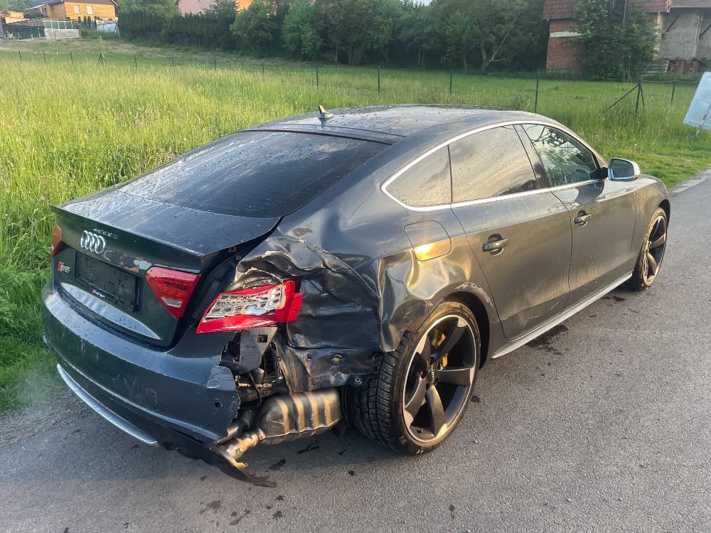 2010 Audi S5 - 3