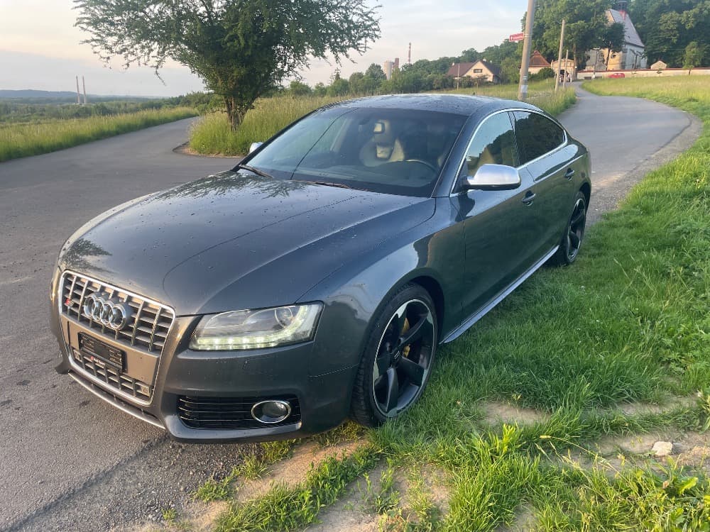 2010 Audi S5 - 15