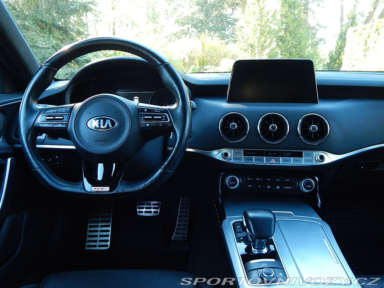 2018 Kia STINGER - 13