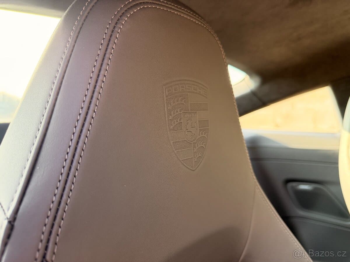 2019 Porsche 911 - 17