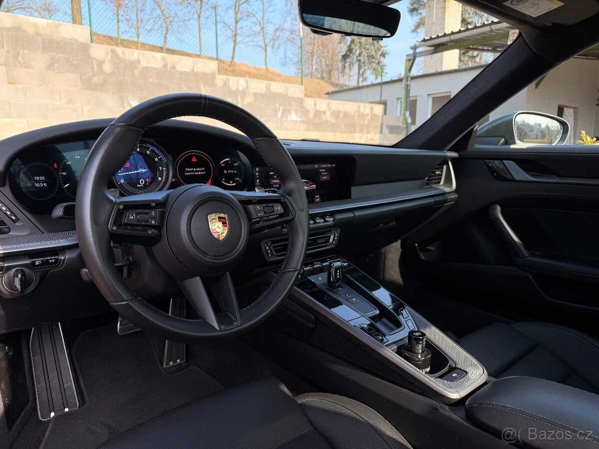 2019 Porsche 911 - 18
