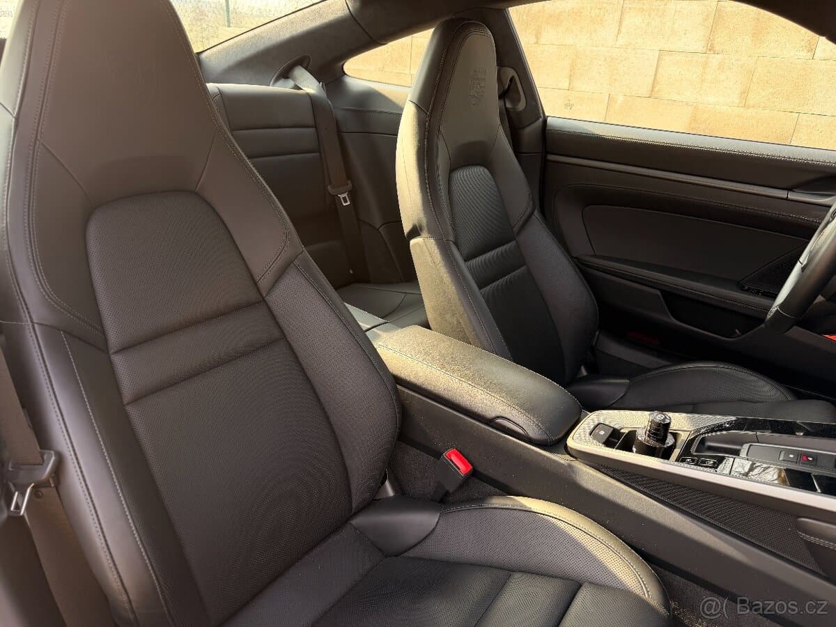 2019 Porsche 911 - 19