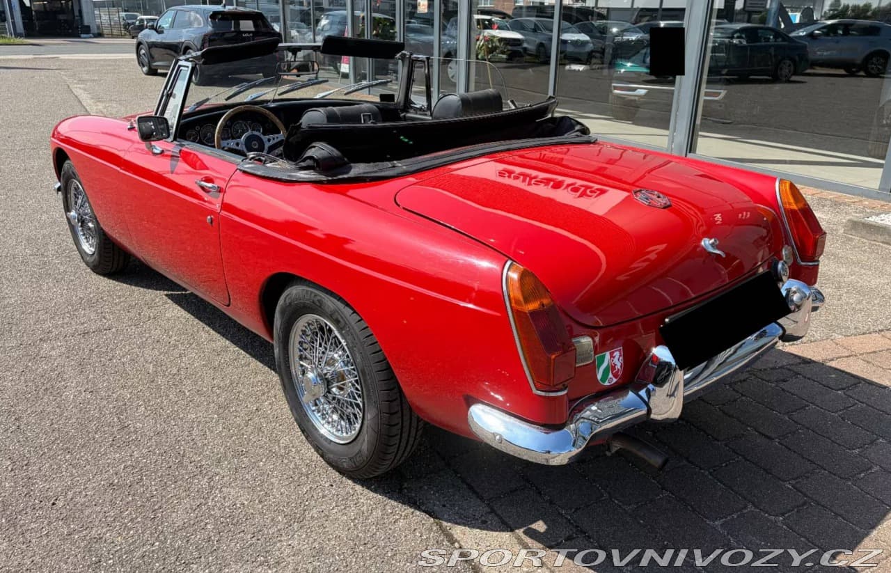 1973 MG MGB - 13