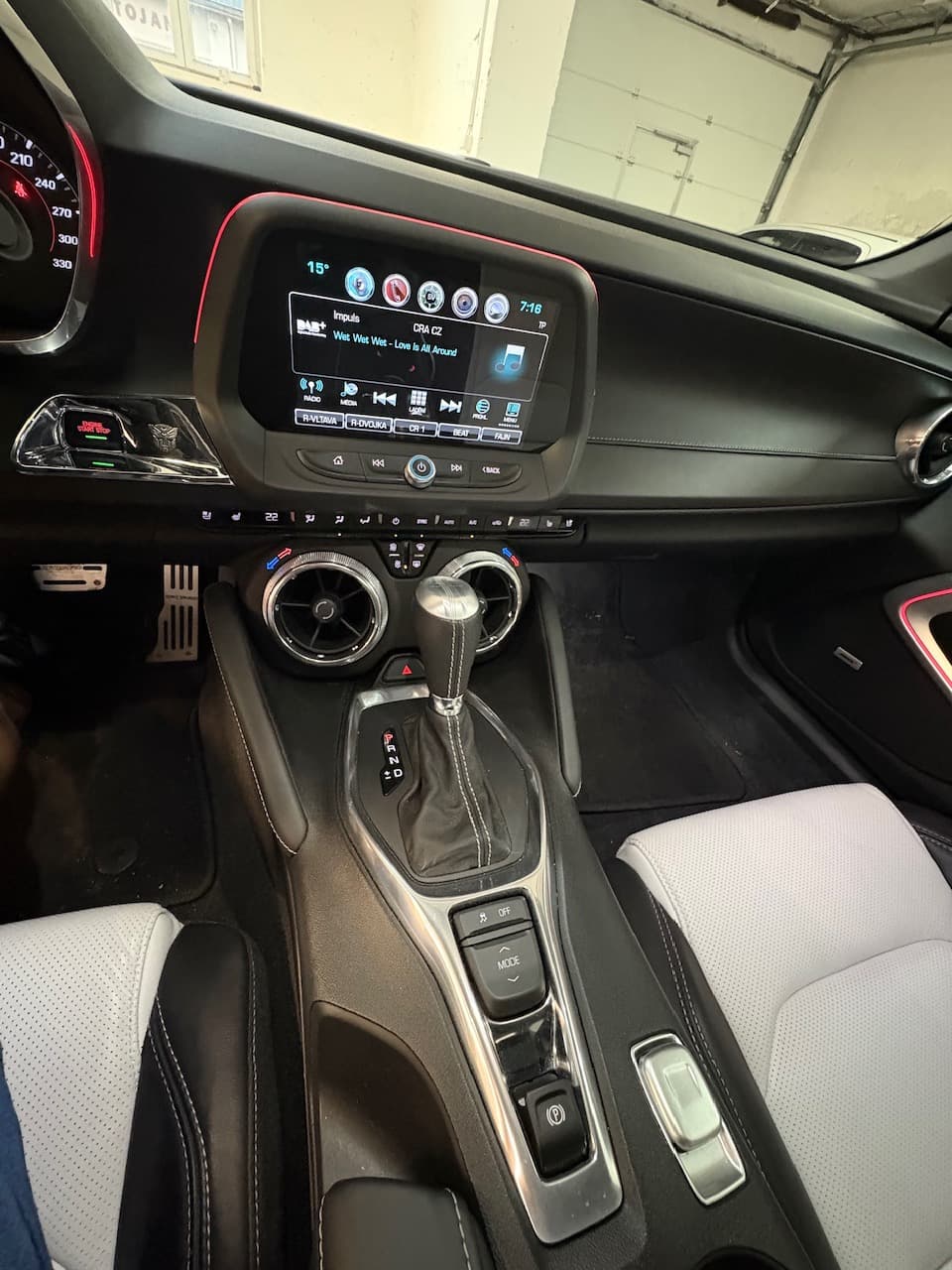 2019 Chevrolet CAMARO - 26