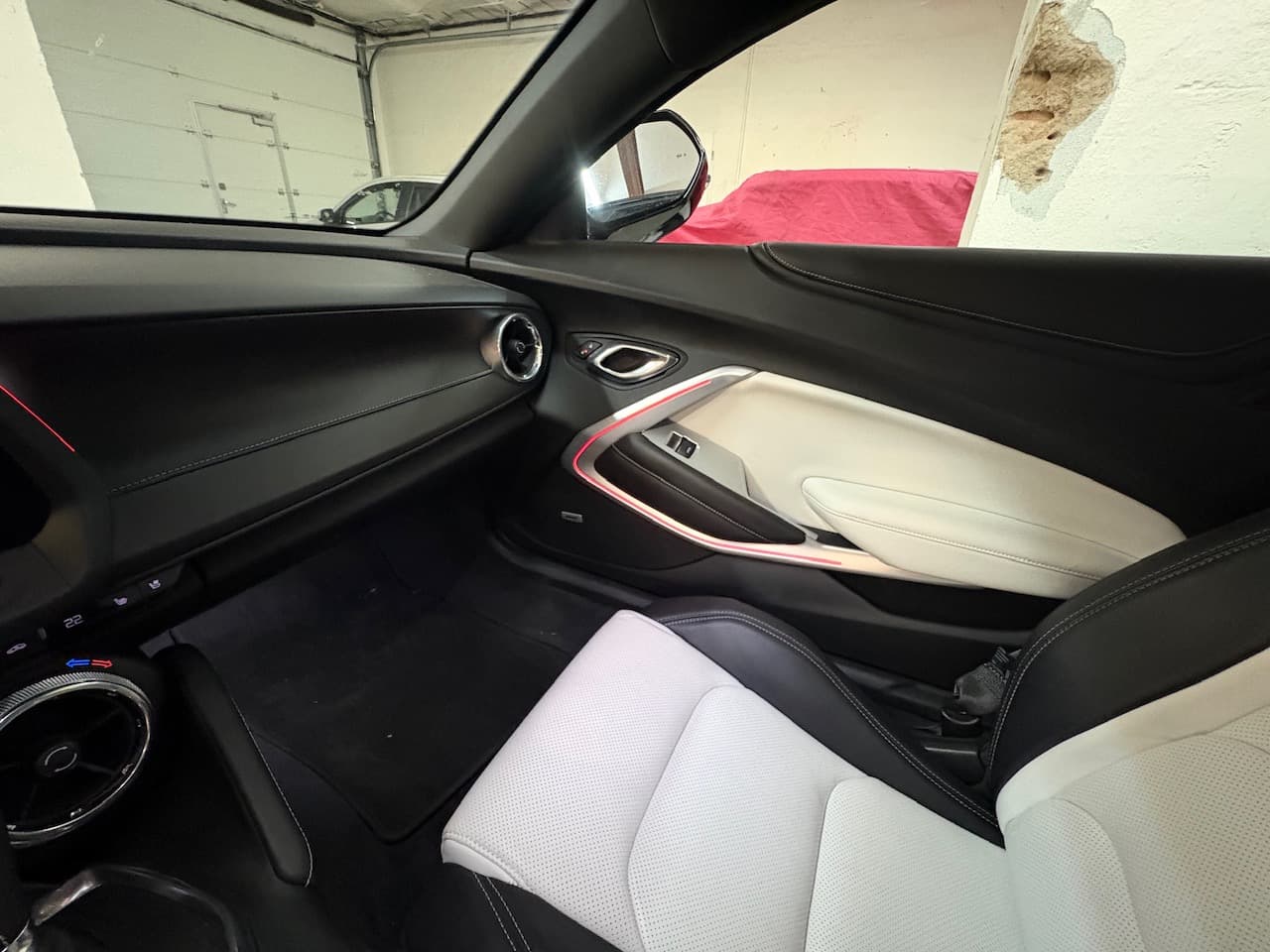 2019 Chevrolet CAMARO - 31