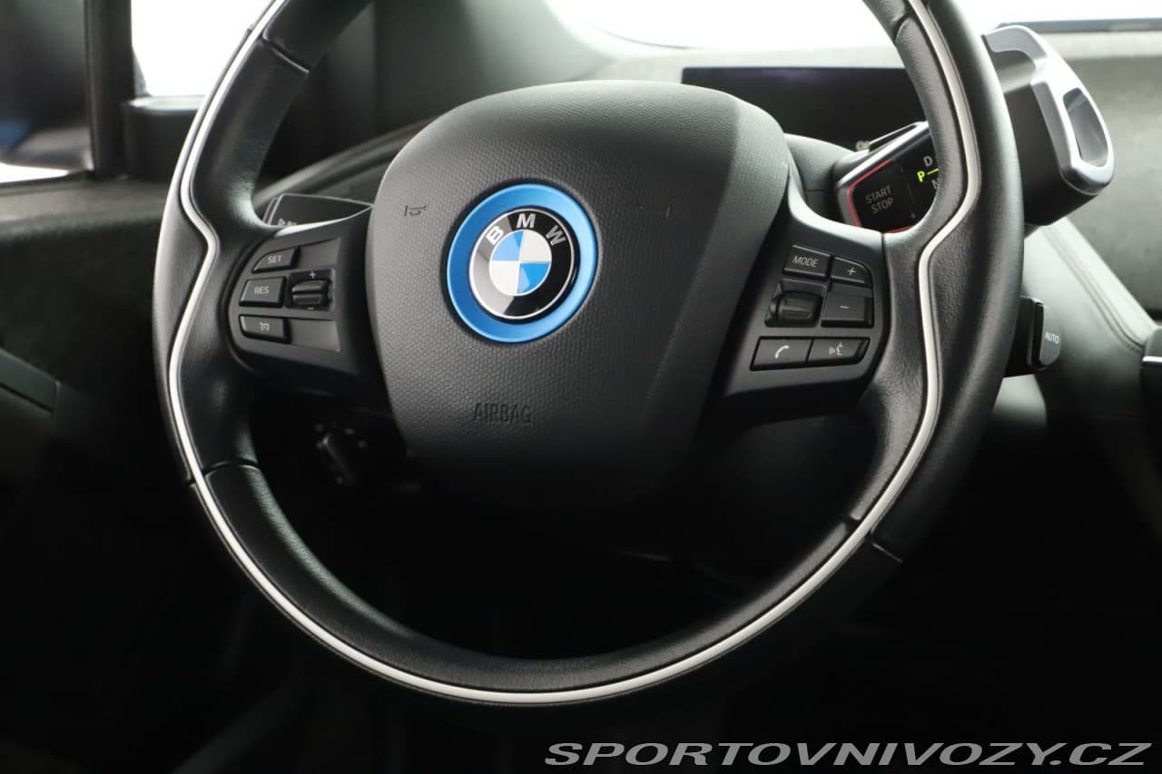 2016 BMW i3 - 18