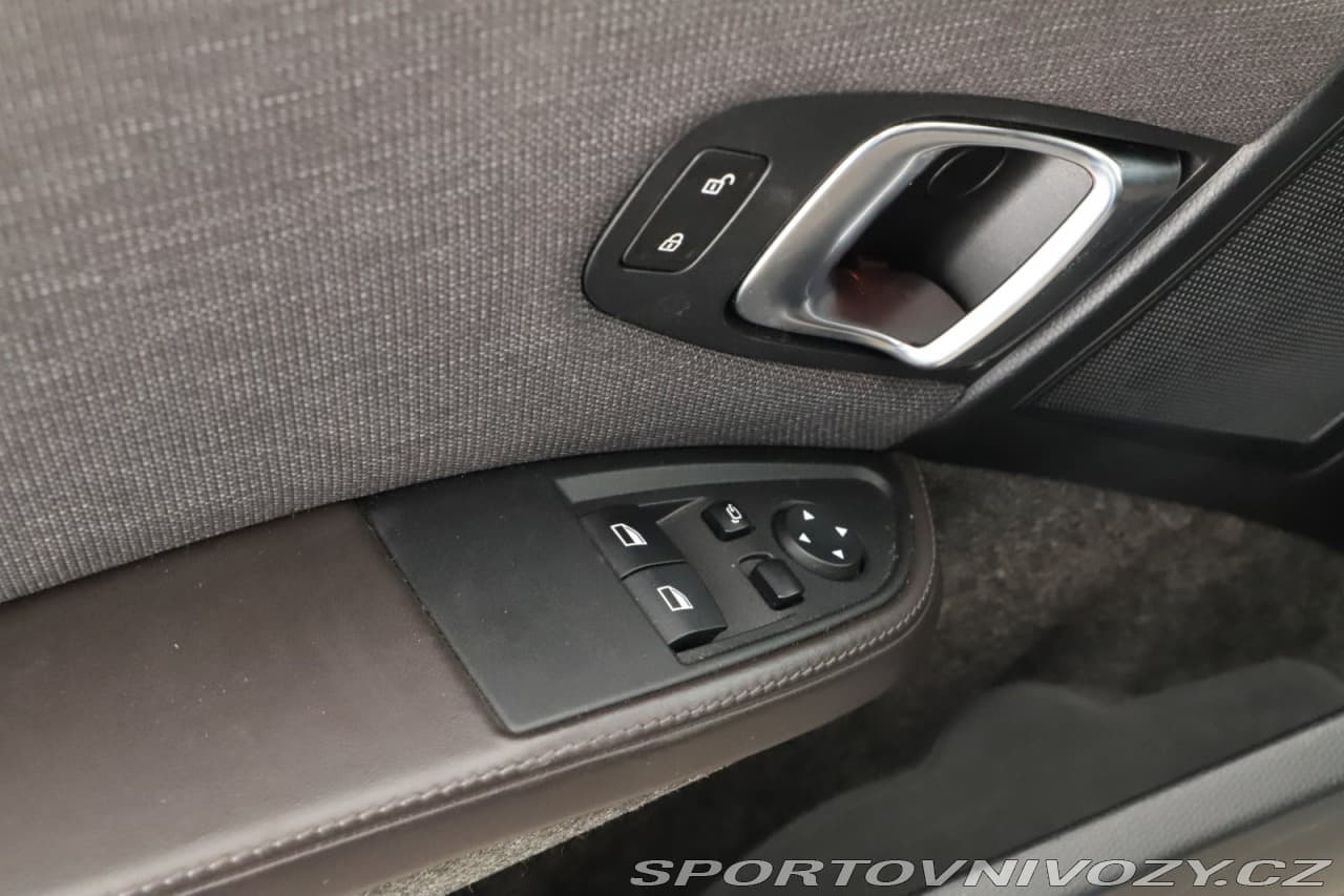 2016 BMW i3 - 19