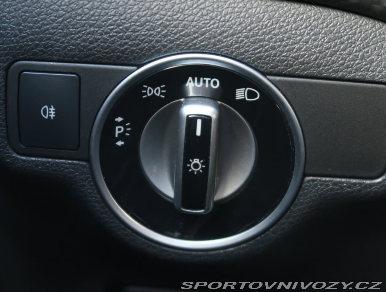 2013 Mercedes-Benz A-CLASS - 17