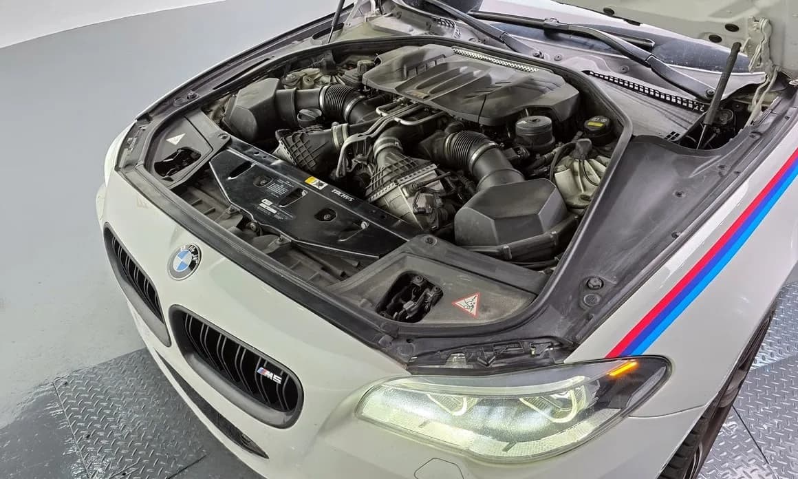 2016 BMW M5 - 11