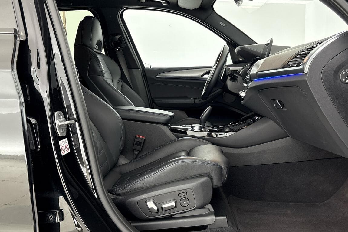 2020 BMW X3 - 25