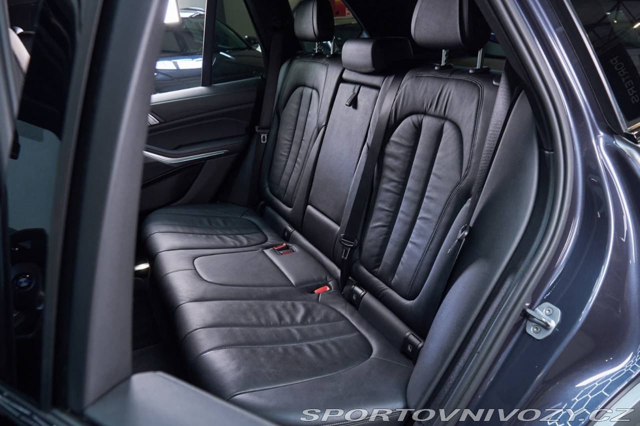 2019 BMW X5 - 33