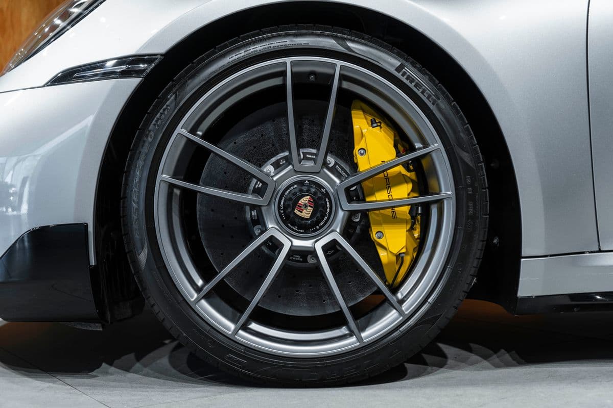 2024 Porsche 911 - 16