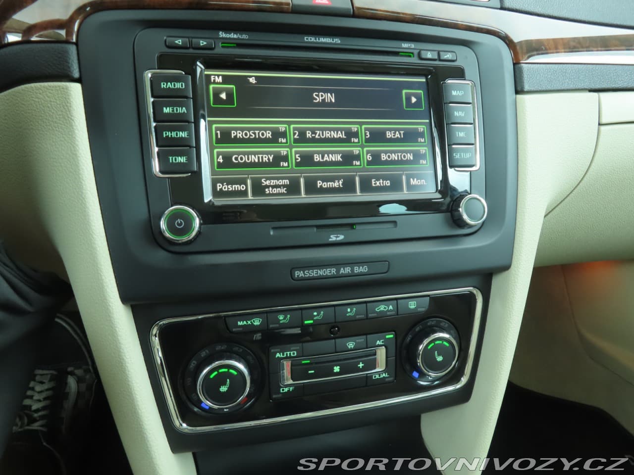 2011 Škoda SUPERB - 23