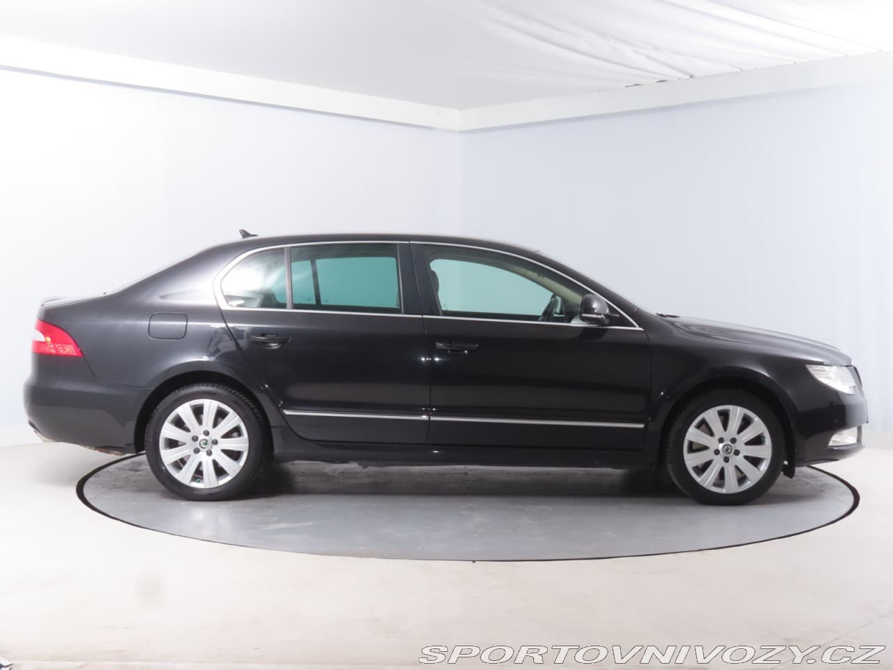 2011 Škoda SUPERB - 11