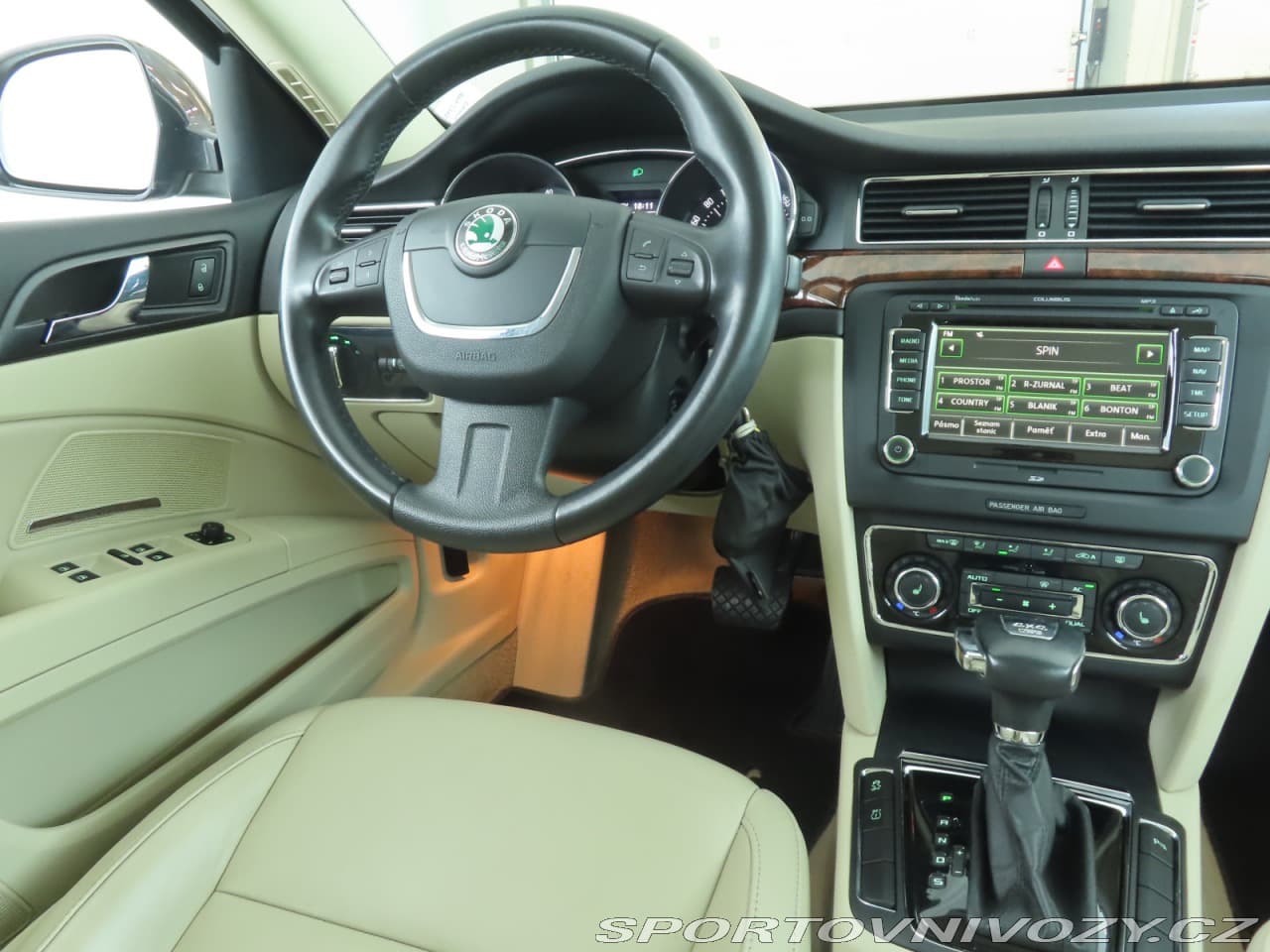 2011 Škoda SUPERB - 13