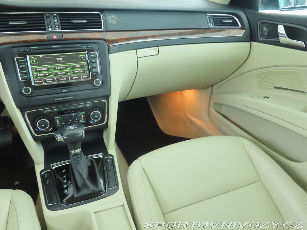 2011 Škoda SUPERB - 15