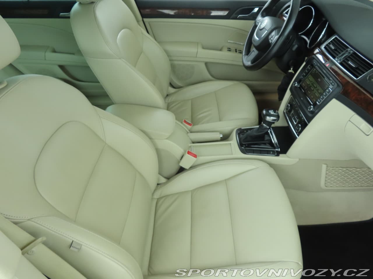 2011 Škoda SUPERB - 17