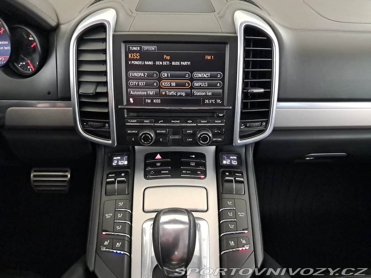 2010 Porsche CAYENNE - 12