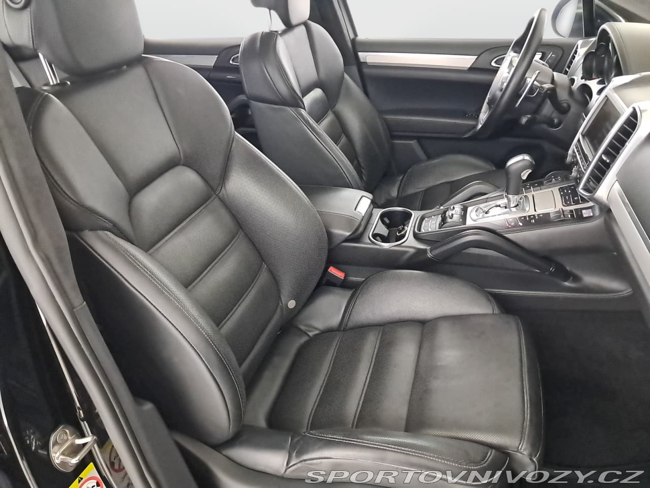 2010 Porsche CAYENNE - 9