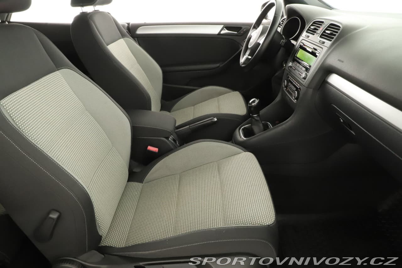 2011 Volkswagen GOLF - 23