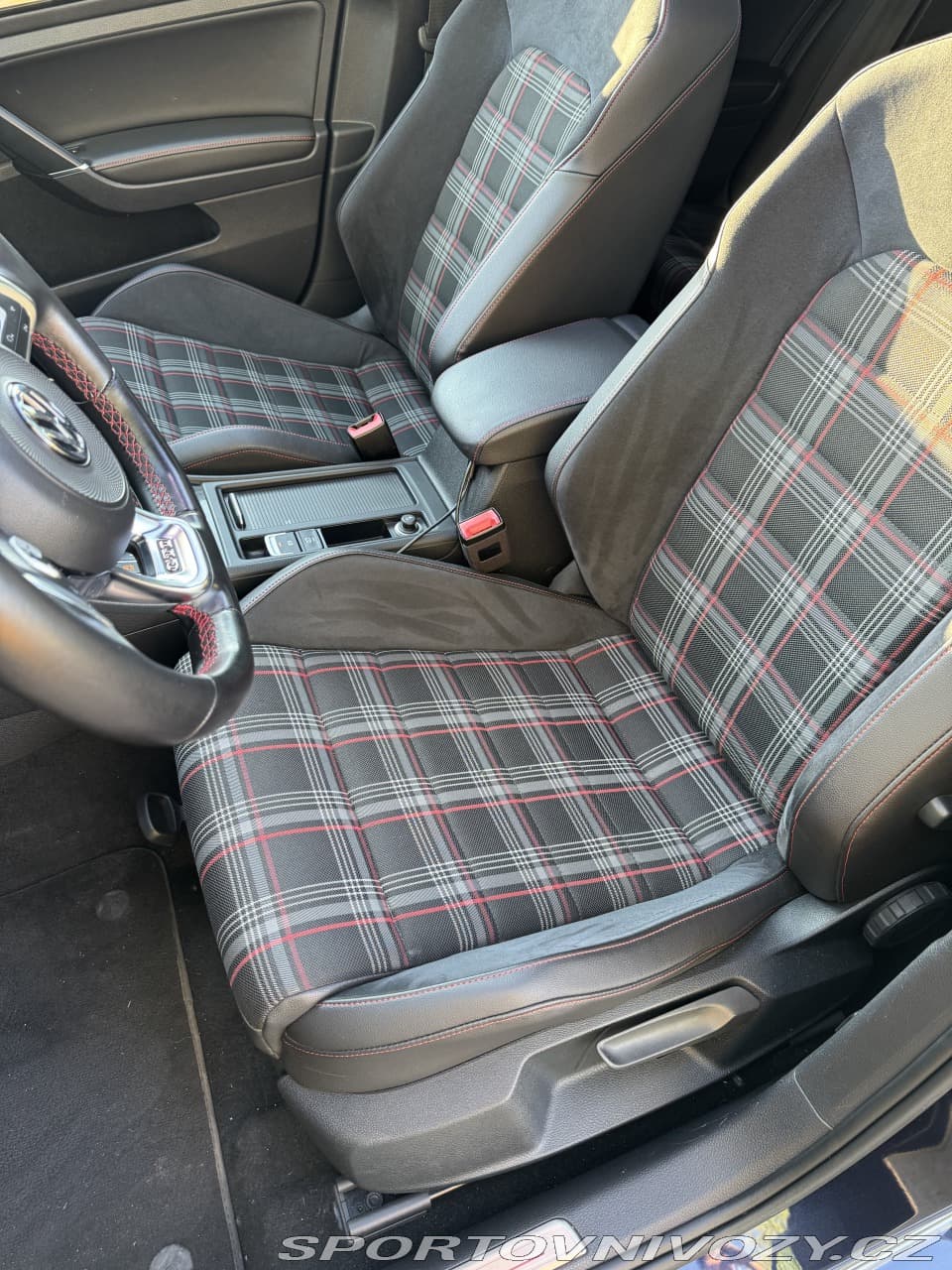 2016 Volkswagen GOLF - 19